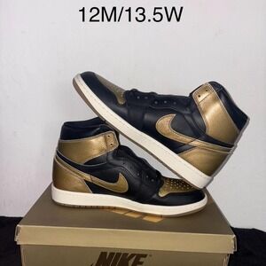 Air Jordan 1 Retro High OG "Black Metallic Gold" – Men's 12 / Women's 13.5